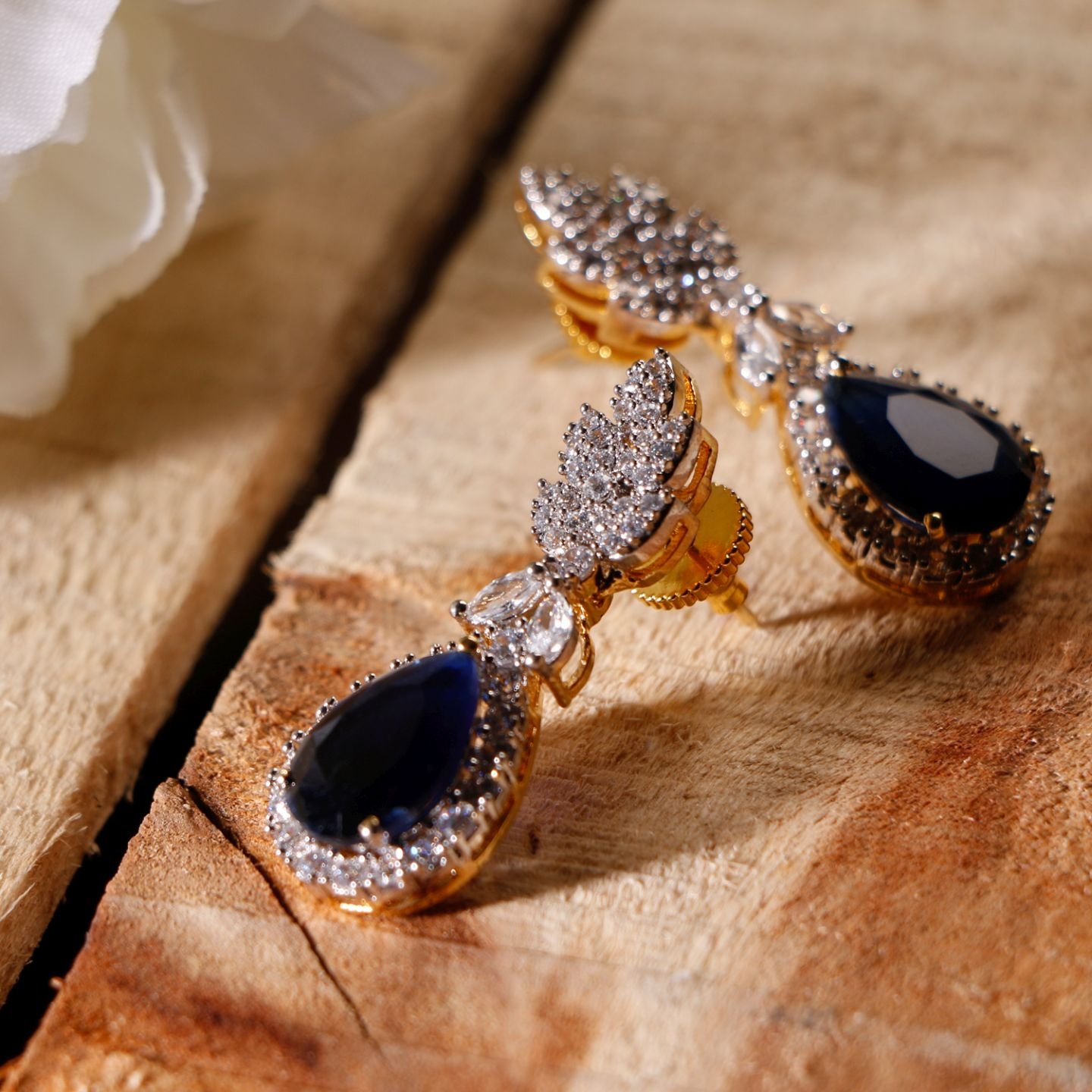 Bridal Kundan Earrings - Image 3