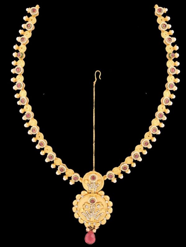 Exquisite Indian Kundan and Faux Pearl Bridal Jewelry Set (Gold-Tone) - Image 4