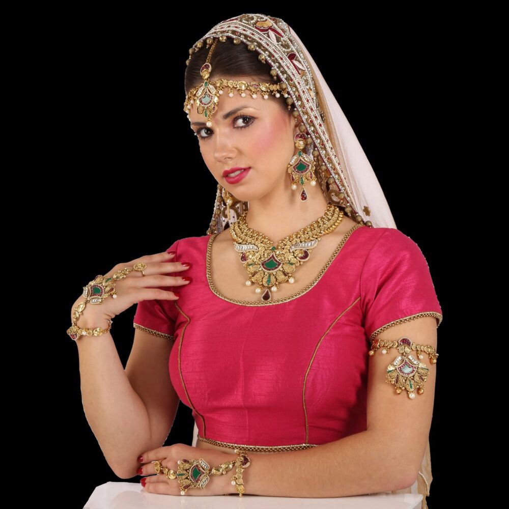 Gold finish with emerald kundan and pearl nose ring - Image 9