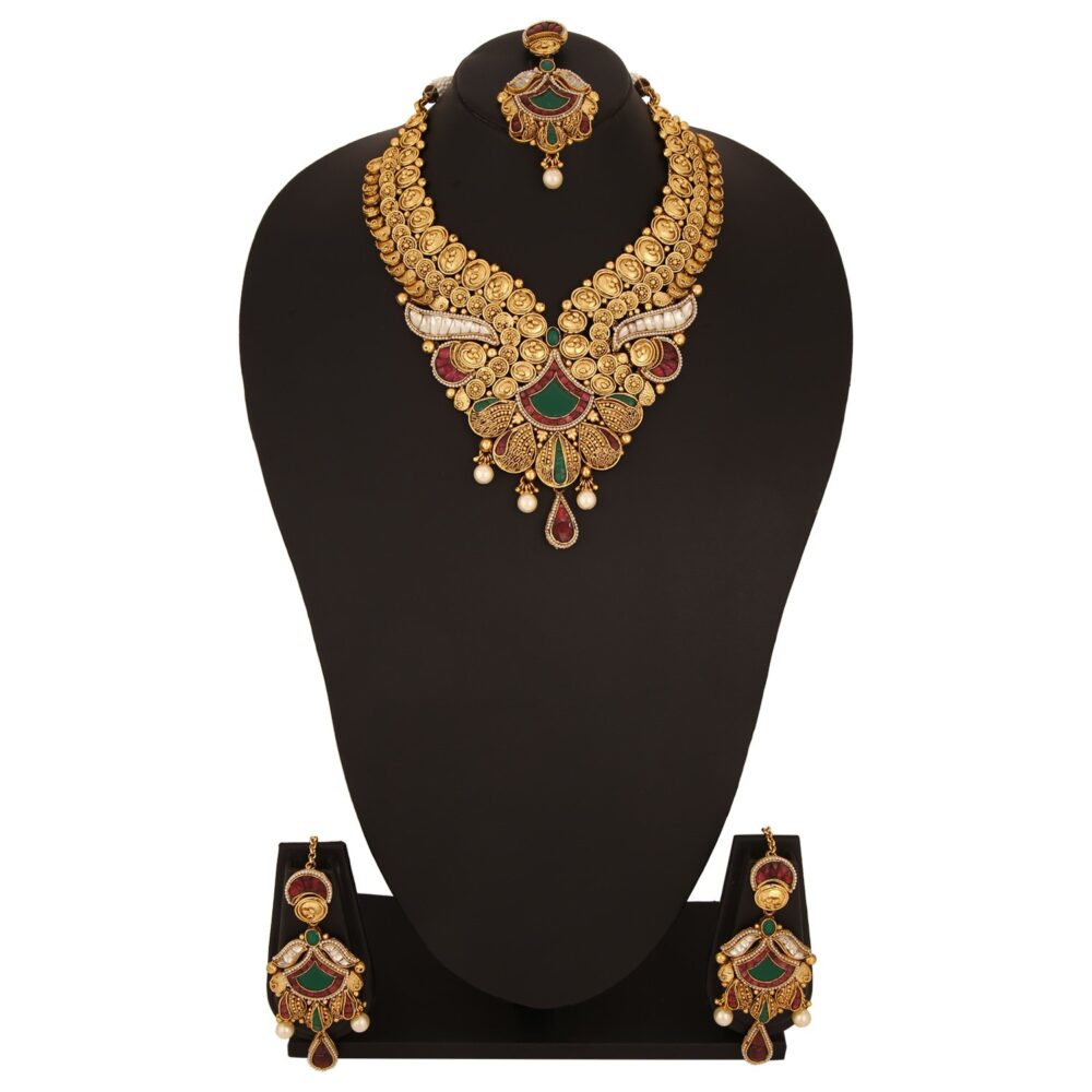 Gold finish with emerald kundan and pearl nose ring - Image 8