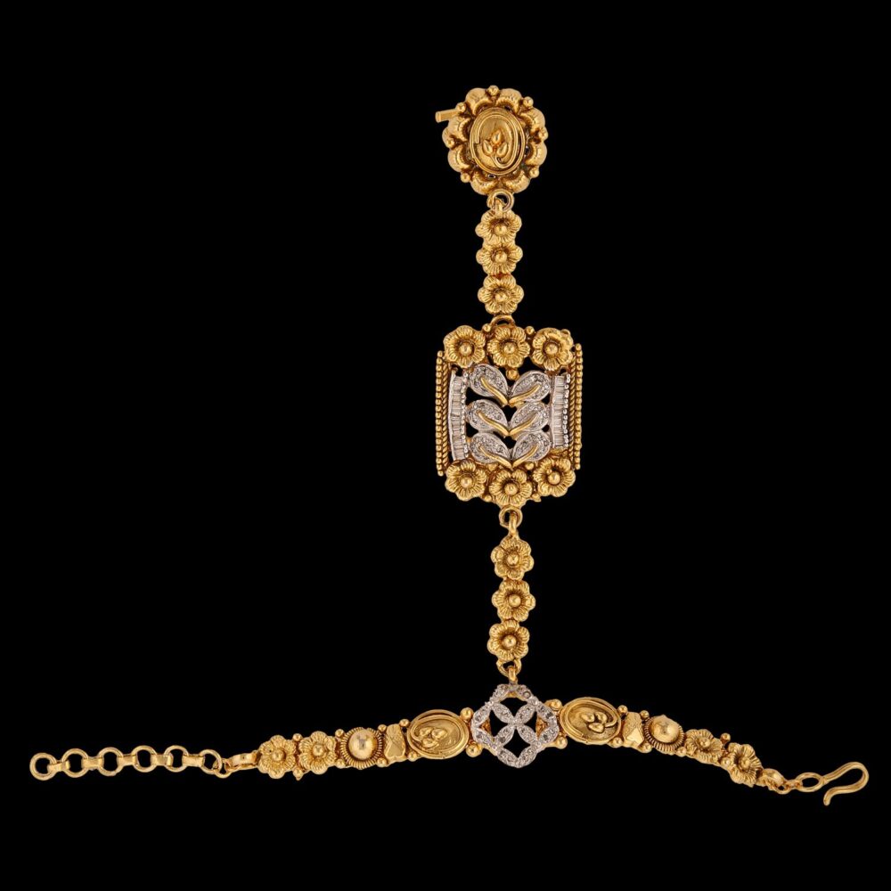 Gold-Polished Cubic Zirconia Bridal Set with Necklace Choker, Earrings, and Maang Tikka - Image 3