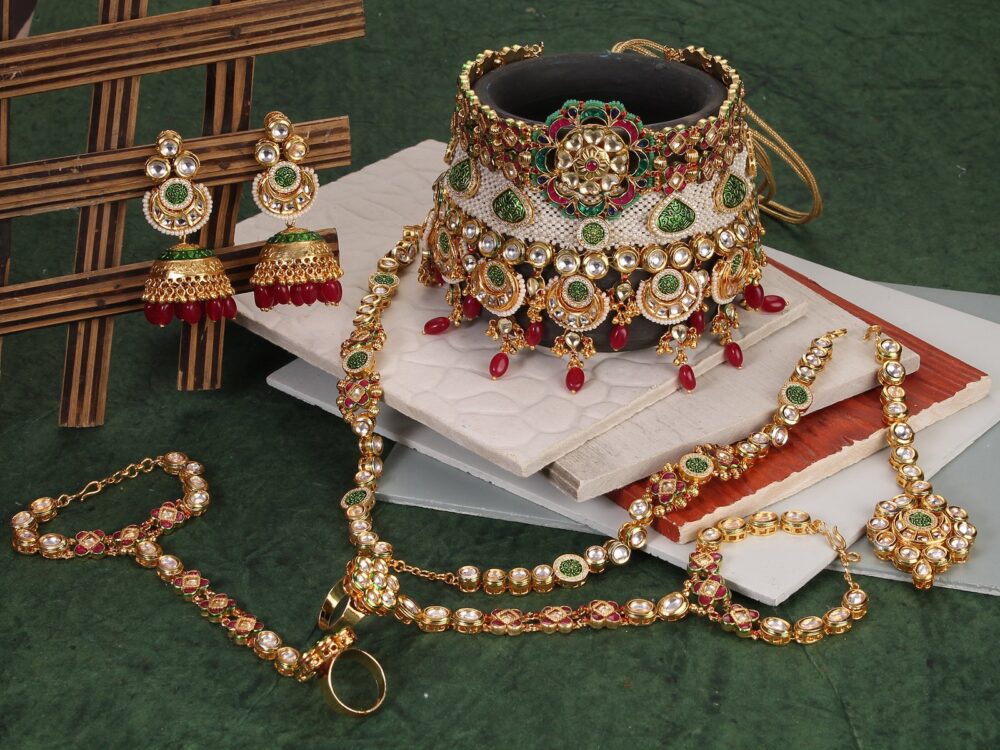 Buy Stunning Kundan Bridal Splendor