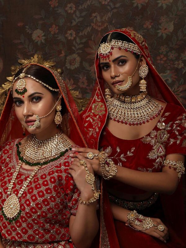 Buy Dazzling Kundan Jadau Set - Image 4