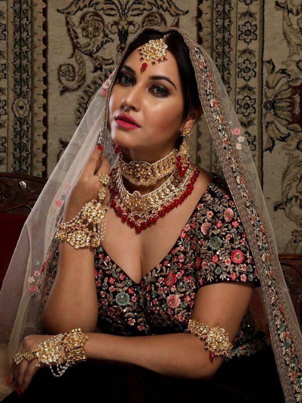 Buy Exquisite Kundan Jadau Collection