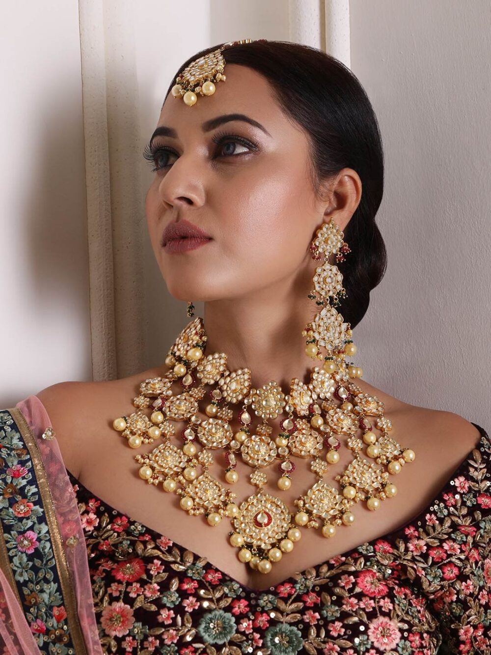 Buy Traditional Kundan Pearl Seta