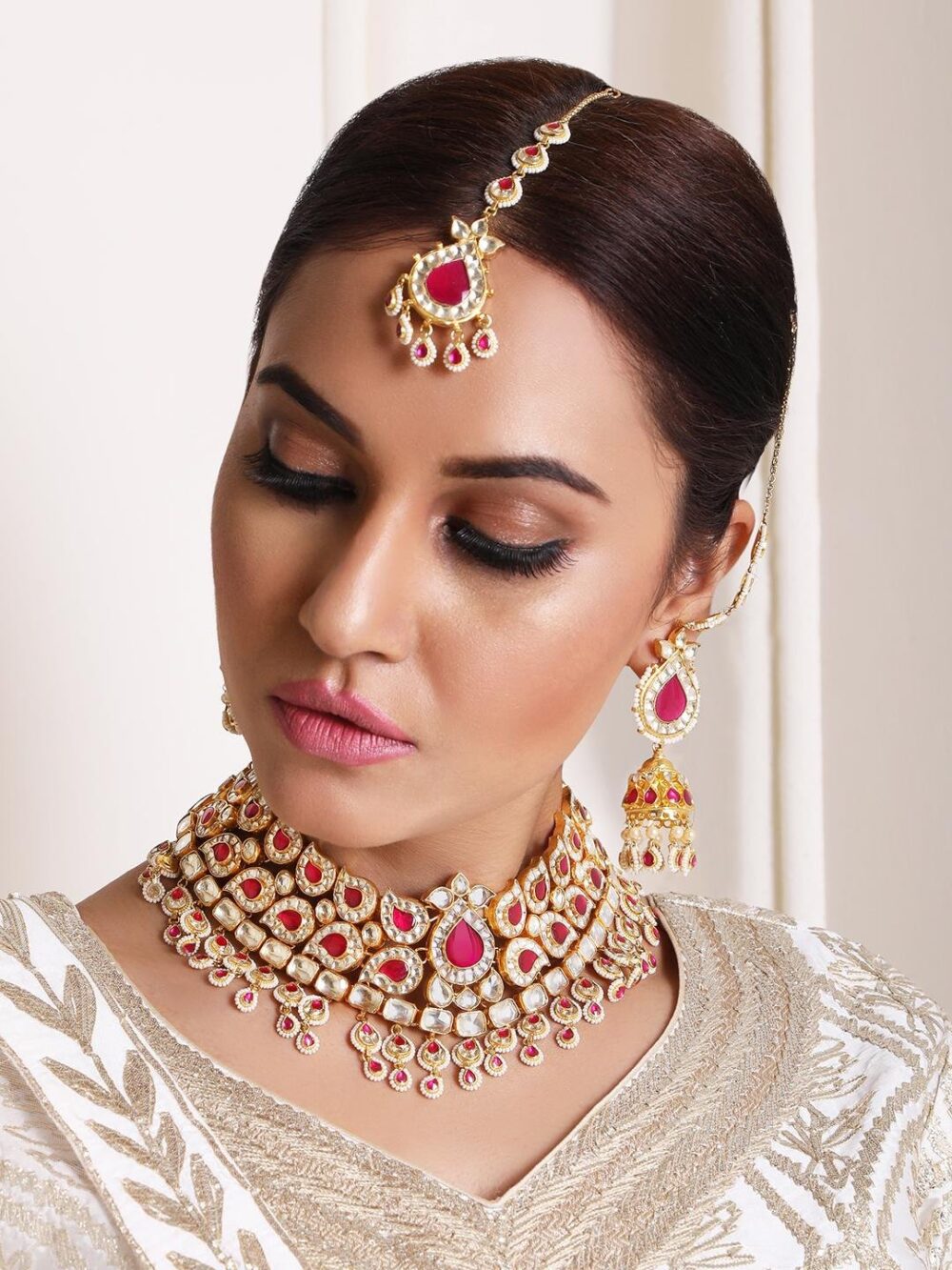 Buy Exquisite Kundan Pearl Set - Image 2