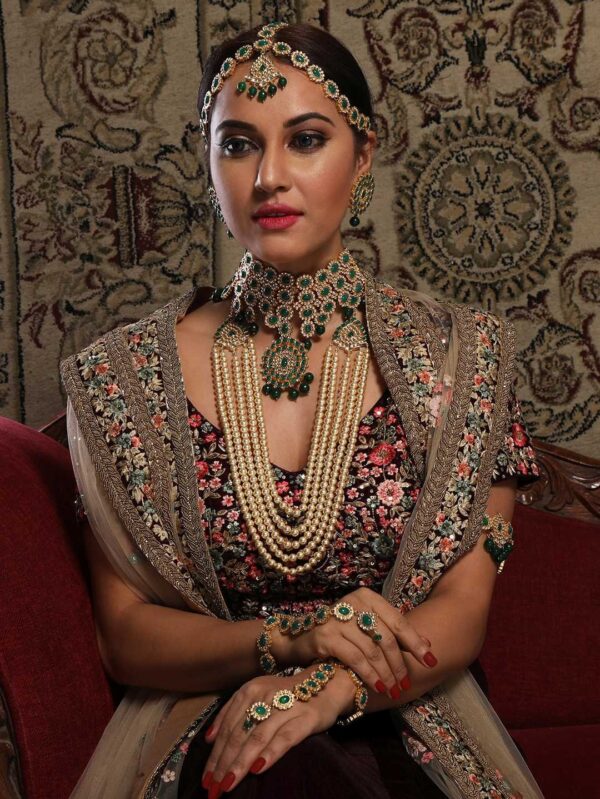 Buy Graceful Kundan Haar with Earrings - Image 6