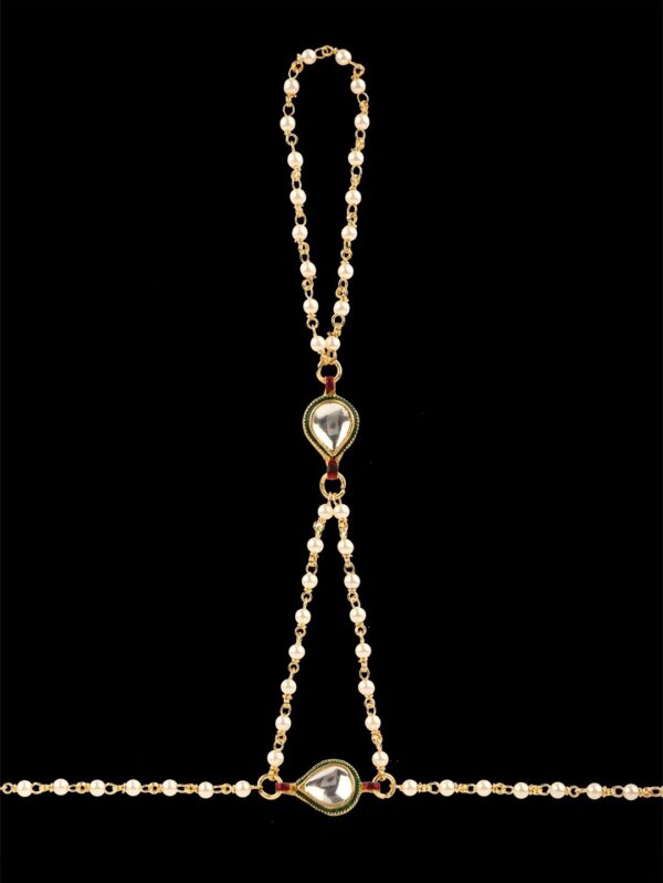 Hathphool with pearl chain and simple kundan stone. - Image 5