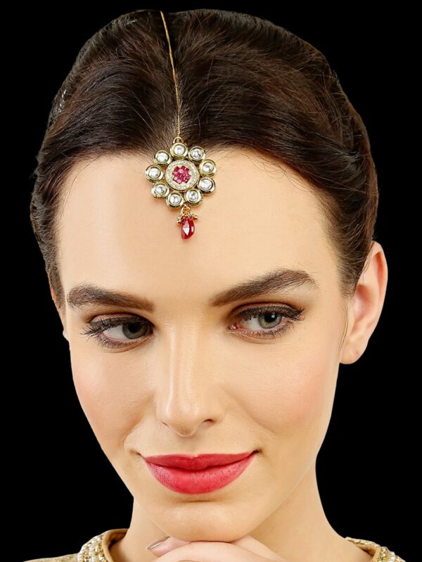 RED WHITE STONE FLOWER DESIGN TIKKA/ CHAIN/ PASSA FOR BRIDE - Image 2