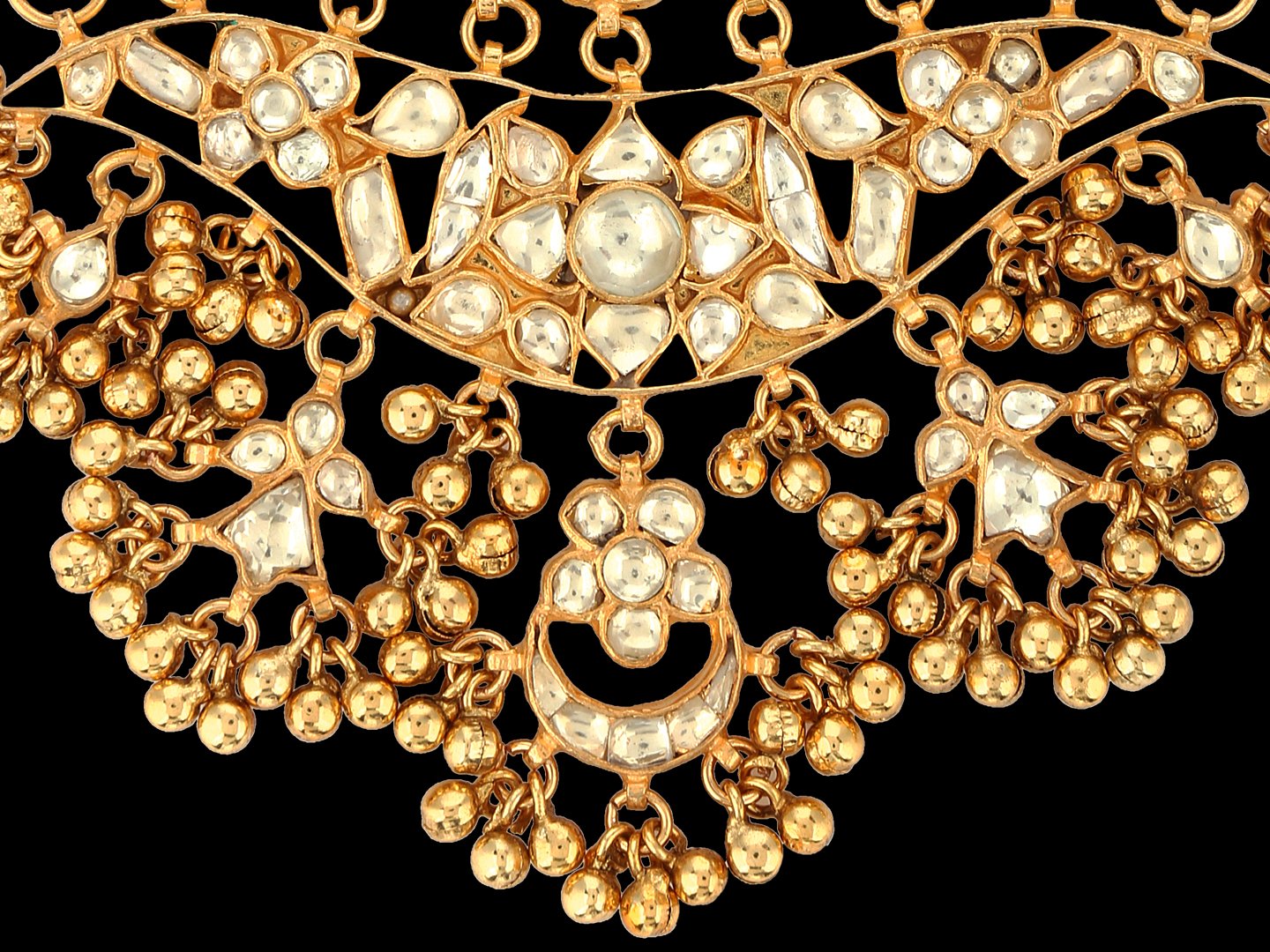 Buy Unique Traditional Golden Big Damini/ Kundan Tikka/ Passa/ Head Chain - Image 4